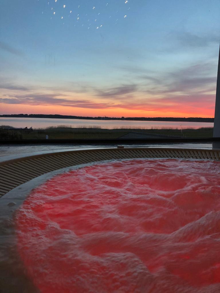 jacuzzi w Avila Park Dziwnówek