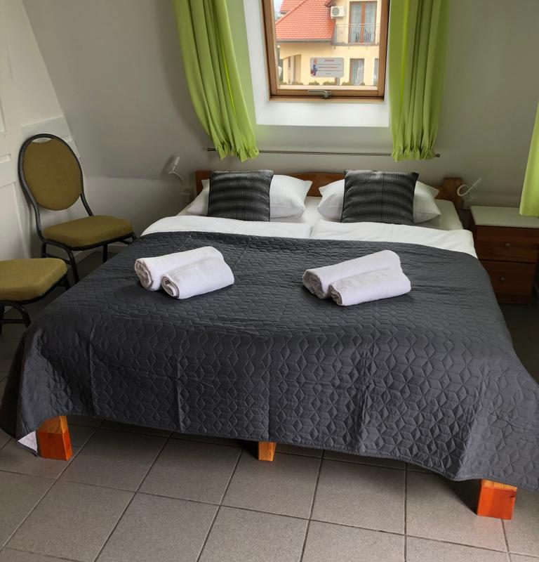 Pokój dwuosobowy z balkonem i antresolą